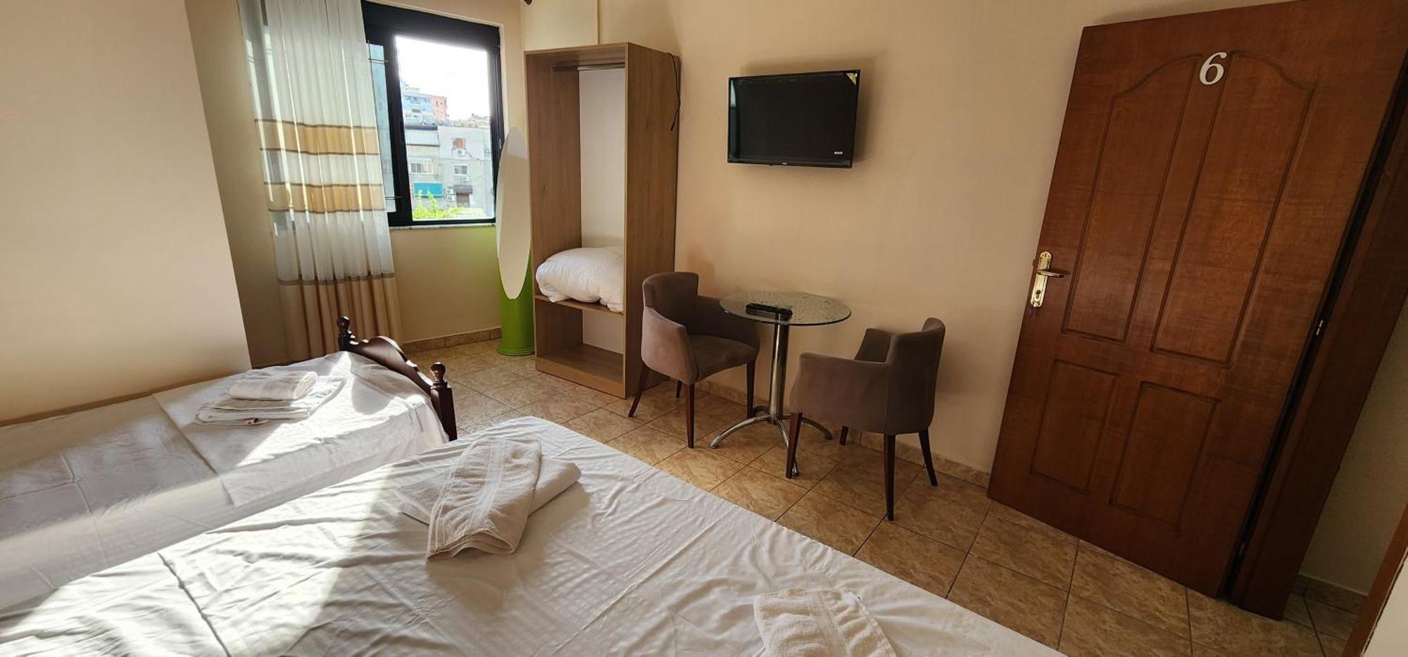 Hotel Studenti Tirana Exterior foto