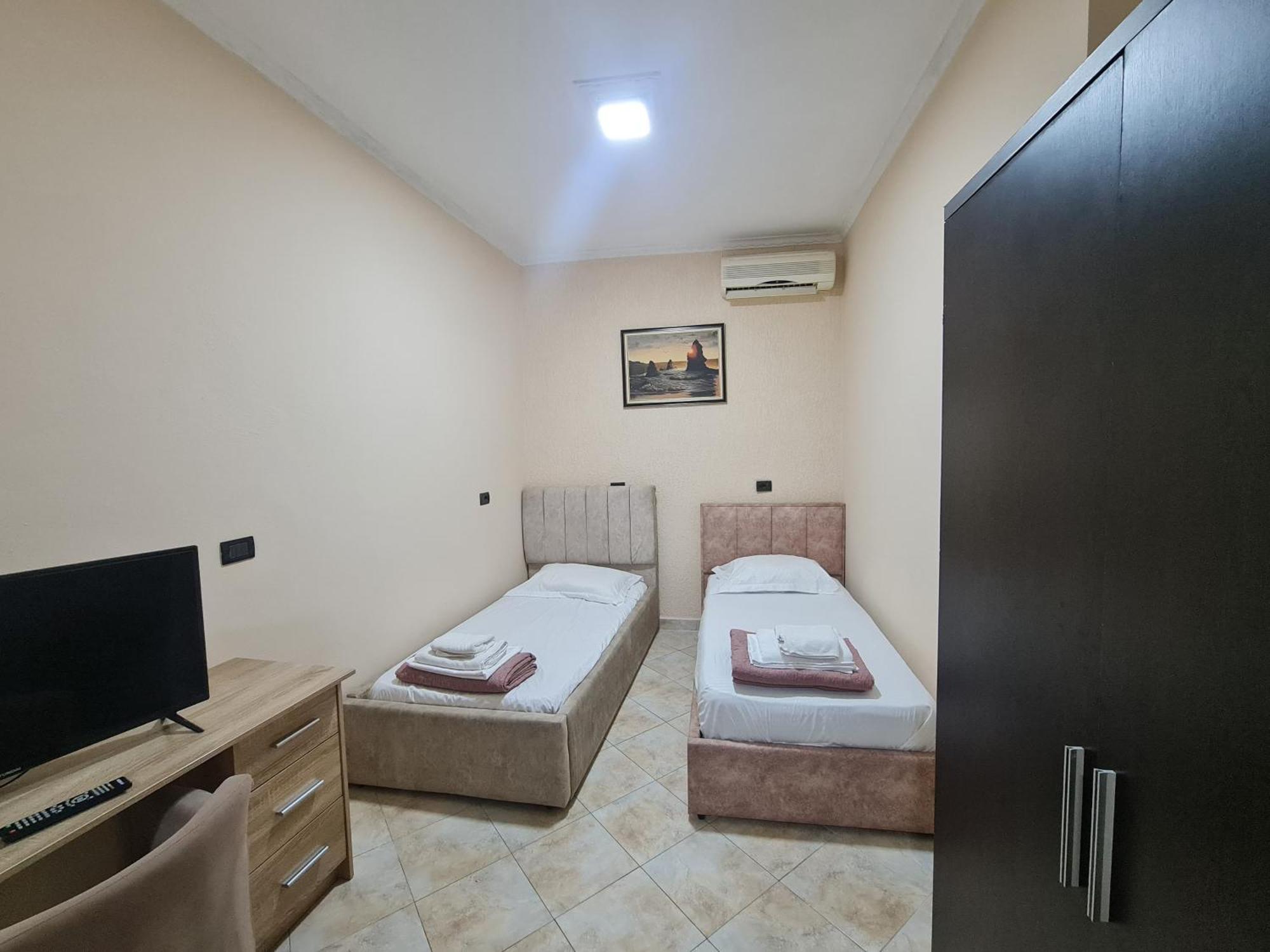 Hotel Studenti Tirana Exterior foto