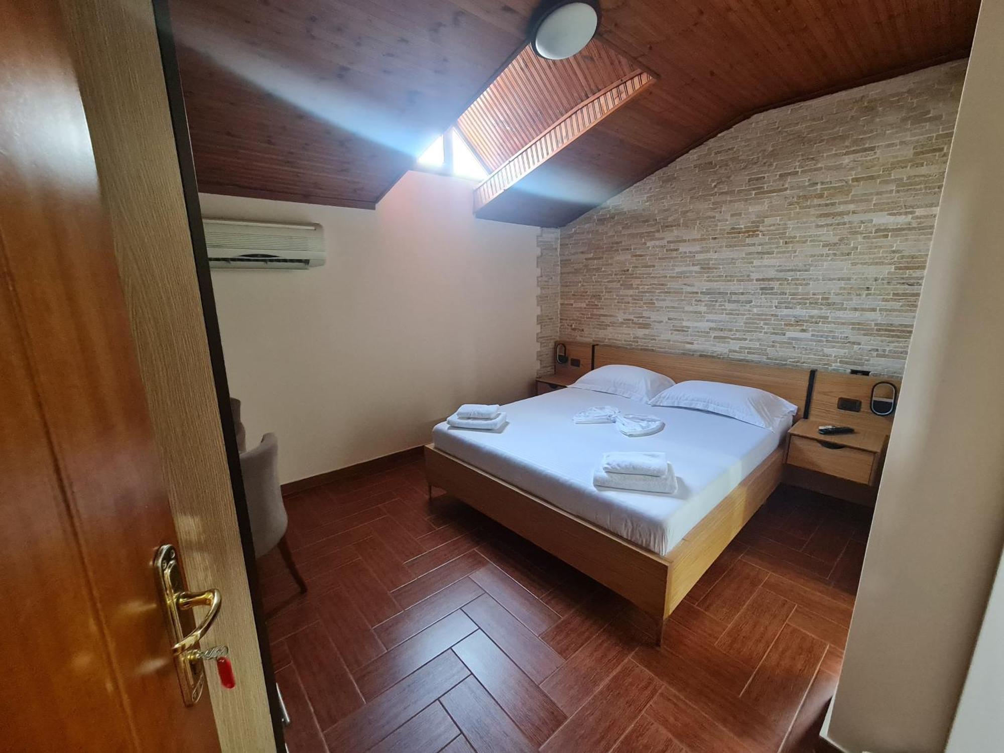 Hotel Studenti Tirana Exterior foto