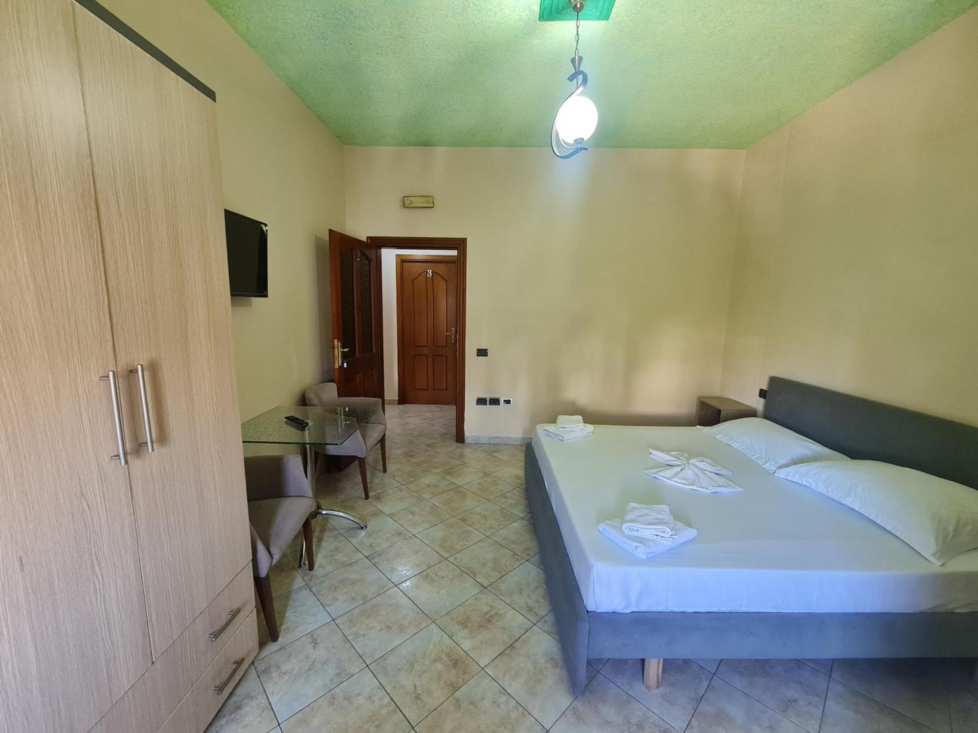 Hotel Studenti Tirana Exterior foto